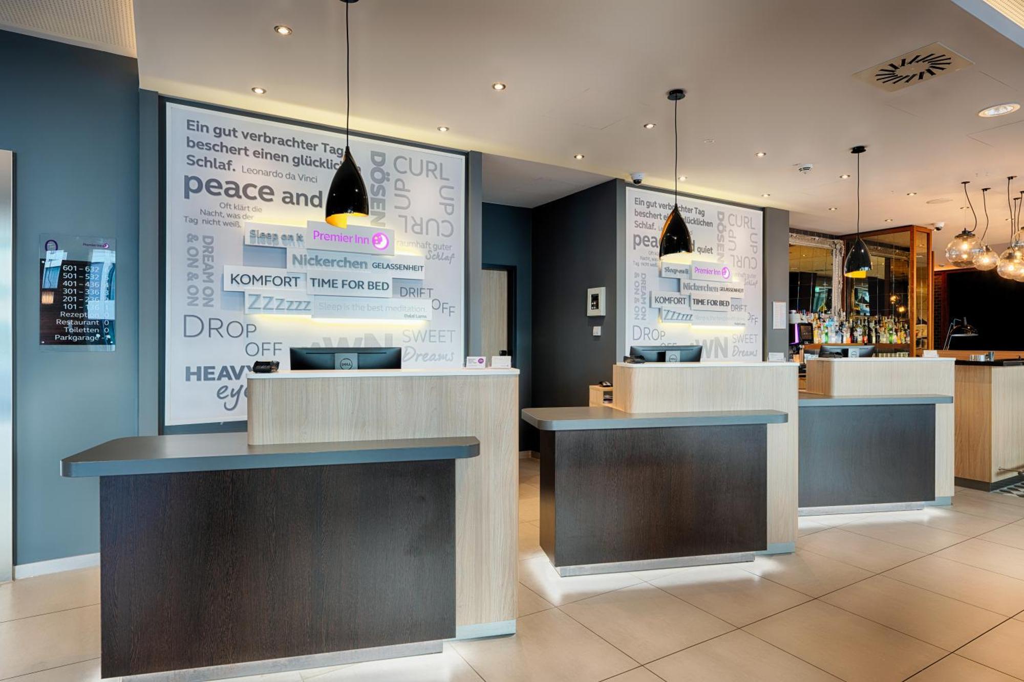 Premier Inn Leipzig City Hahnekamm Екстер'єр фото